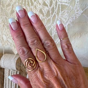 🎉 ARTISAN MADE  GOLD FILLED LARGE TEAR DROP RING‼️